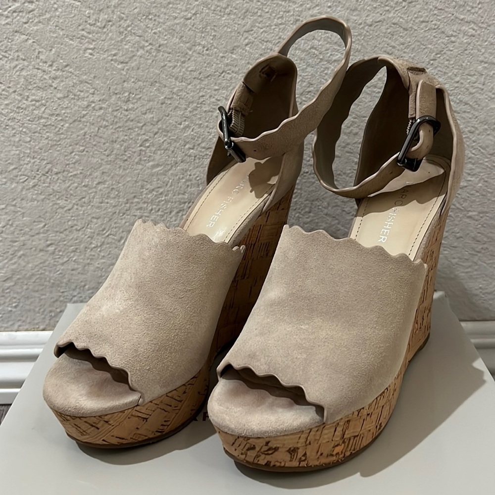 Women’s Marc Fisher Wedge 7